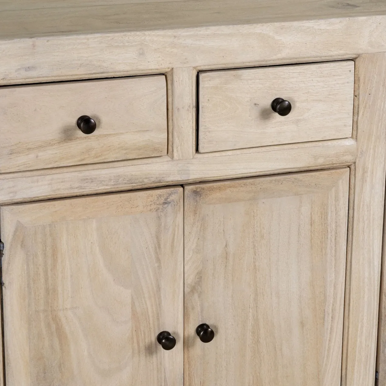 Abhinav - Houten Dressoir Sandblasted
