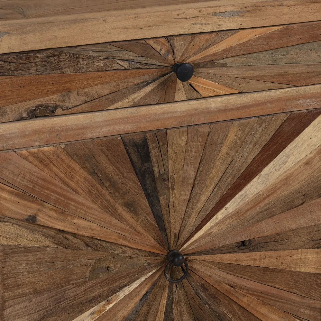 Agastya - Kast van Oud Hout met Zonnestraal Design
