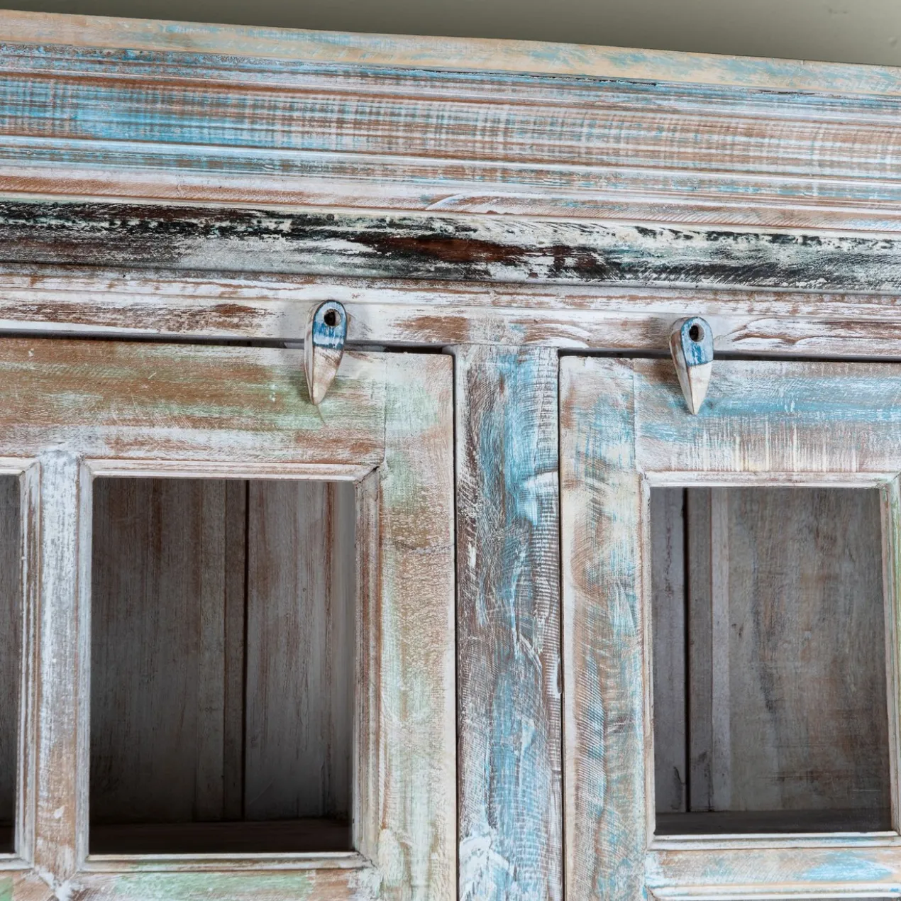 Amara - Vitrinekast van Gerecycled Hout Vintage