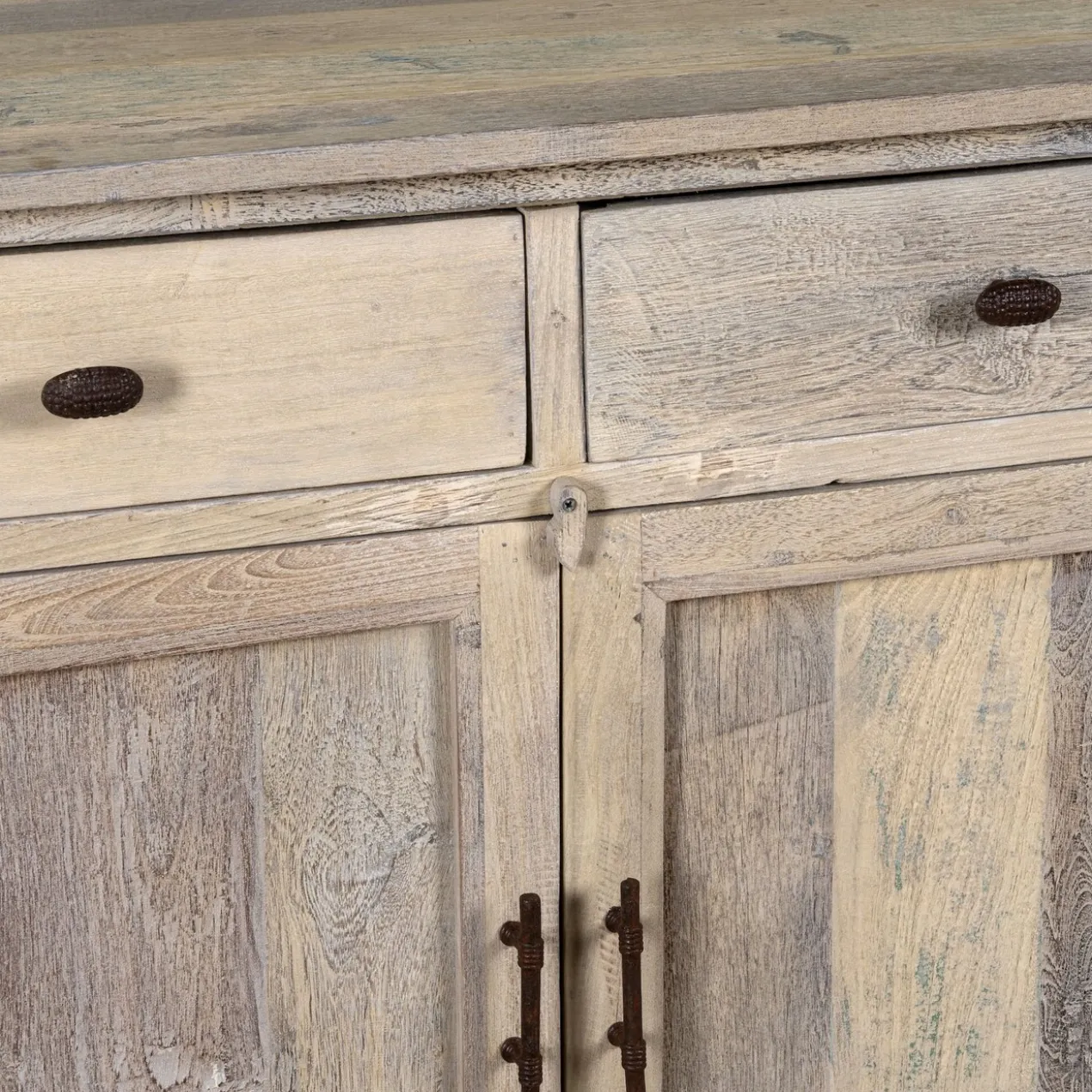 Atreyi Houten Dressoir