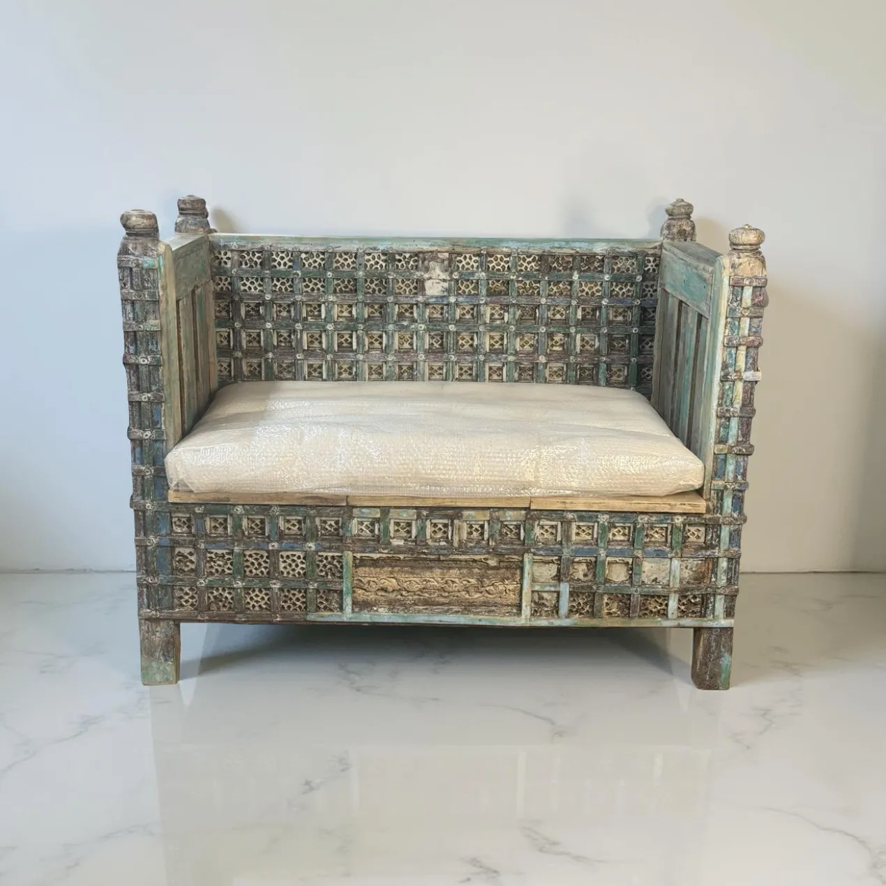 Bank gekleurd met matras uniek