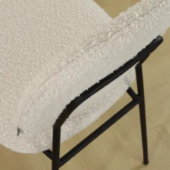 Barkruk Jasmijn bouclé beige - zwart onderstel H65