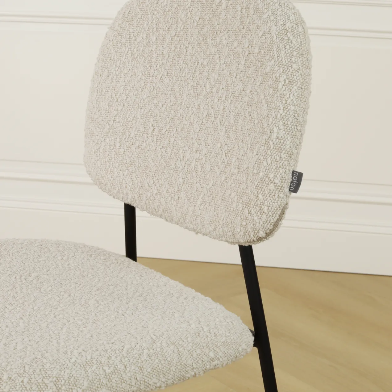 Barkruk Jasmijn bouclé beige - zwart onderstel H65