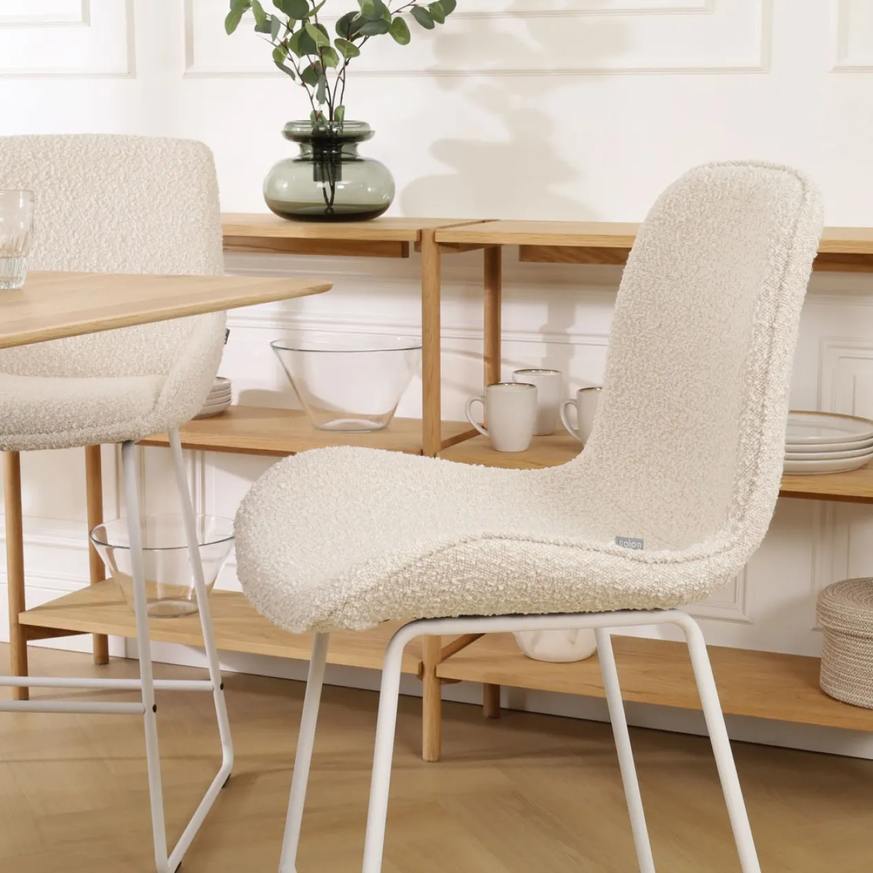 Barkruk Nino-Fé bouclé beige - wit onderstel - 65 cm