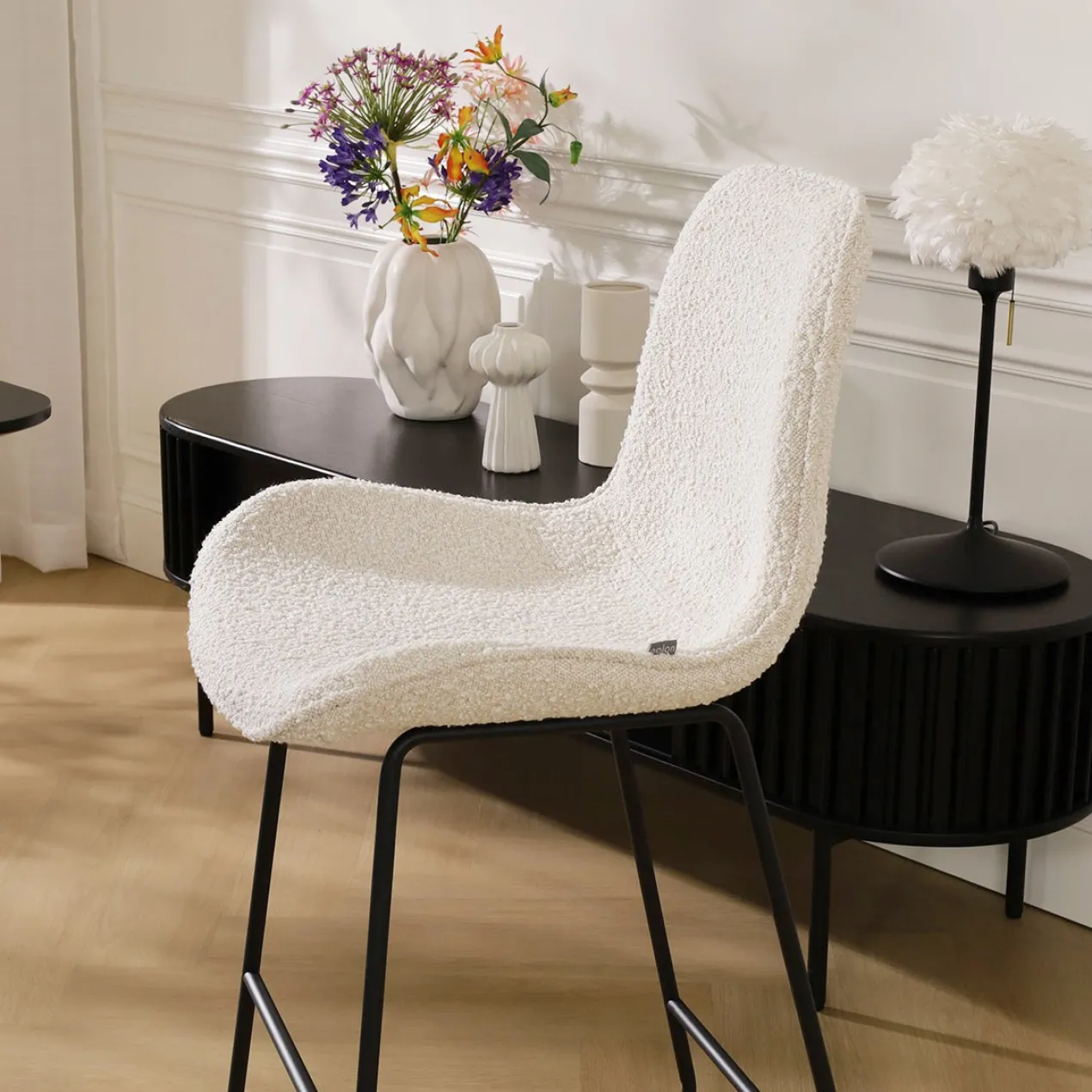 Barkruk Nino-Fé bouclé beige - zwart onderstel - 75 cm