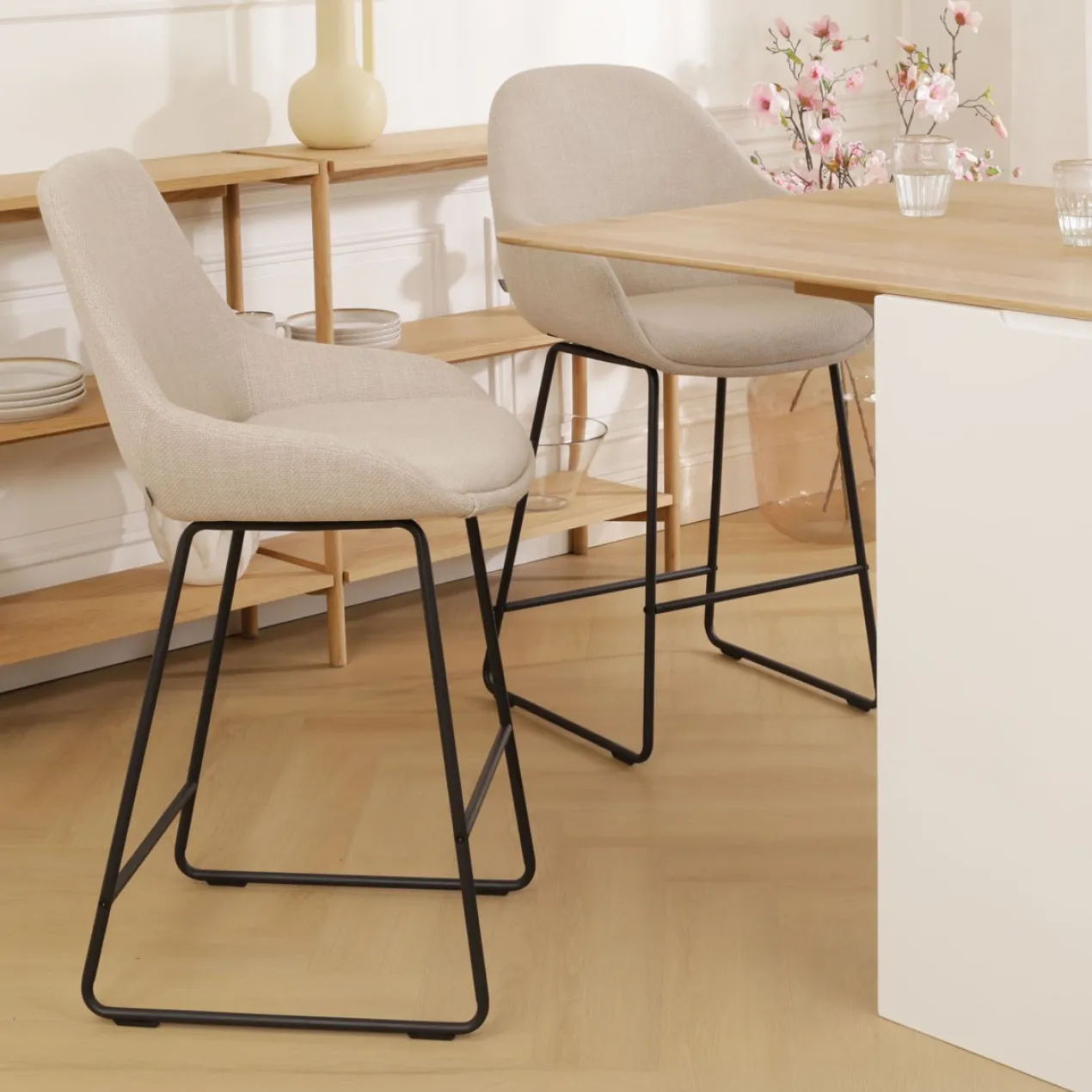 Barkruk Nino-Isa beige - zwart onderstel - 75 cm