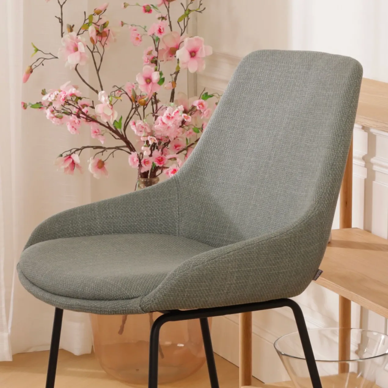 Barkruk Nino-Isa licht groen - zwart onderstel - 65 cm