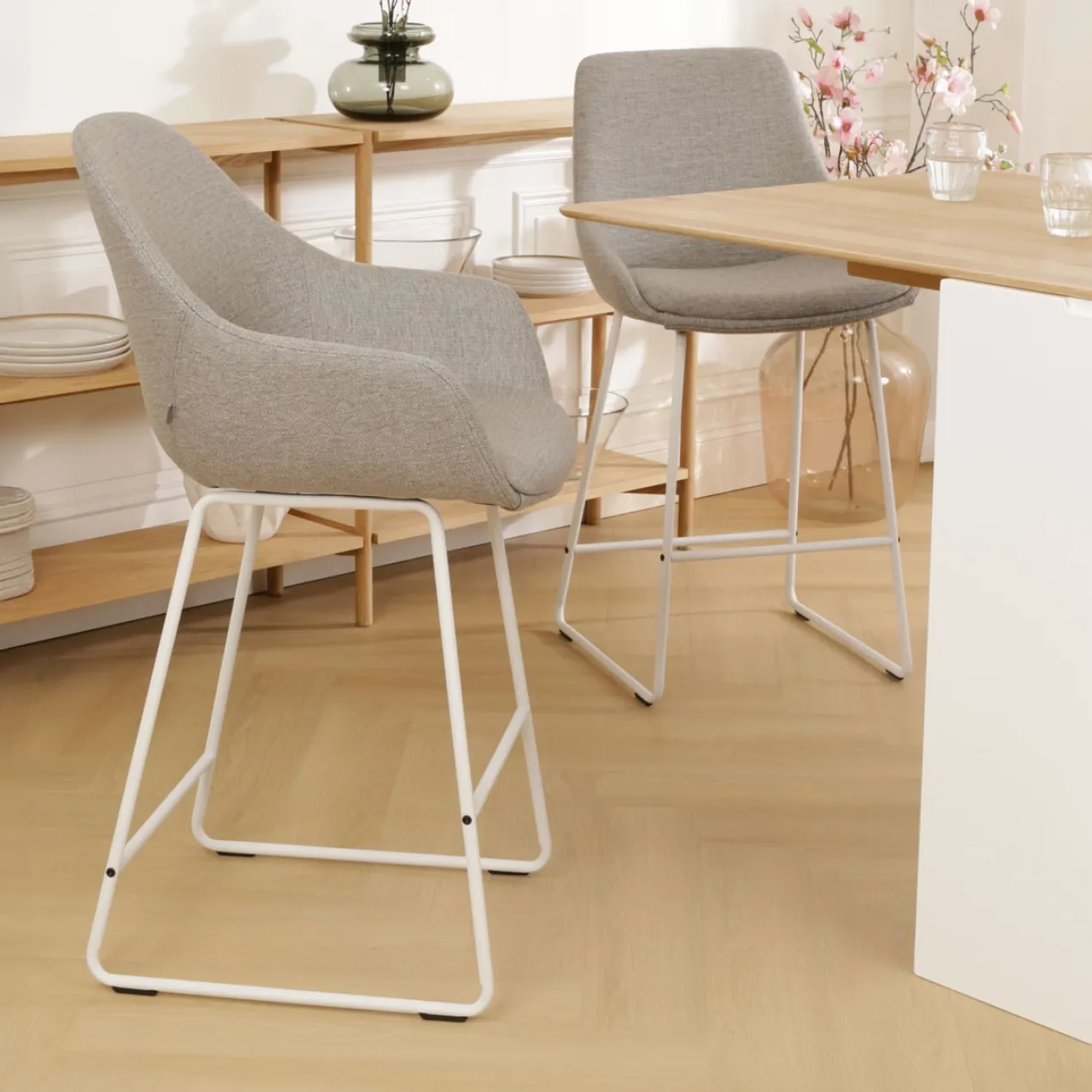 Barkruk Nino-Mae warm grijs - wit onderstel - 65 cm