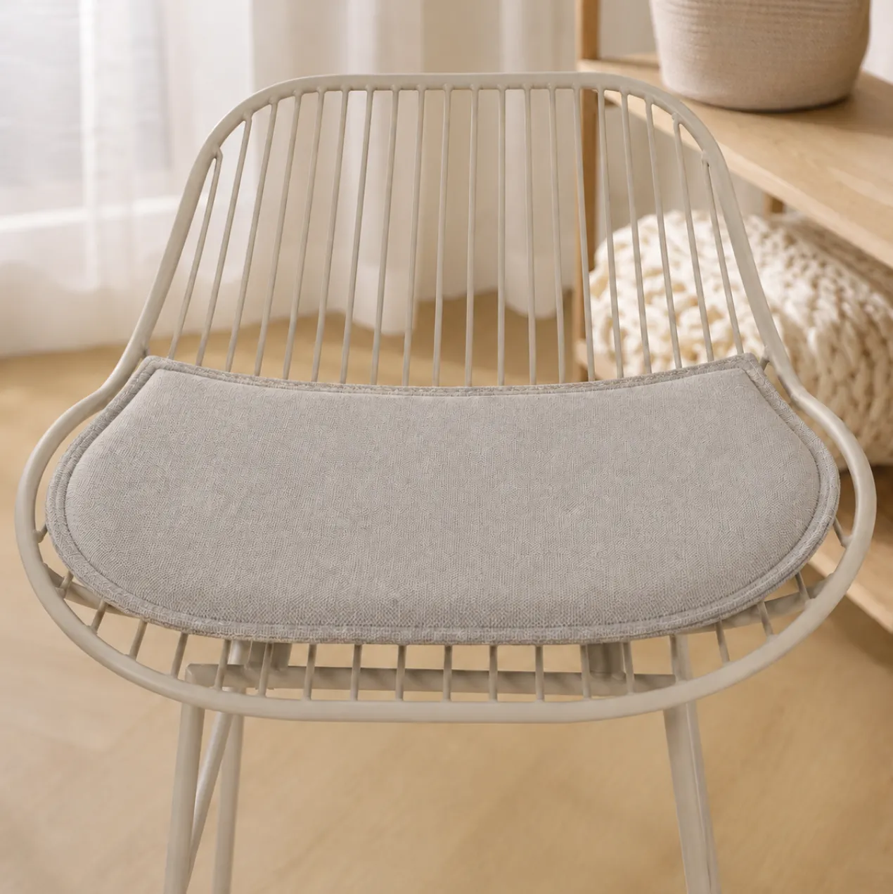 Barkruk Pleun H65 cm grijsbeige met zitkussen