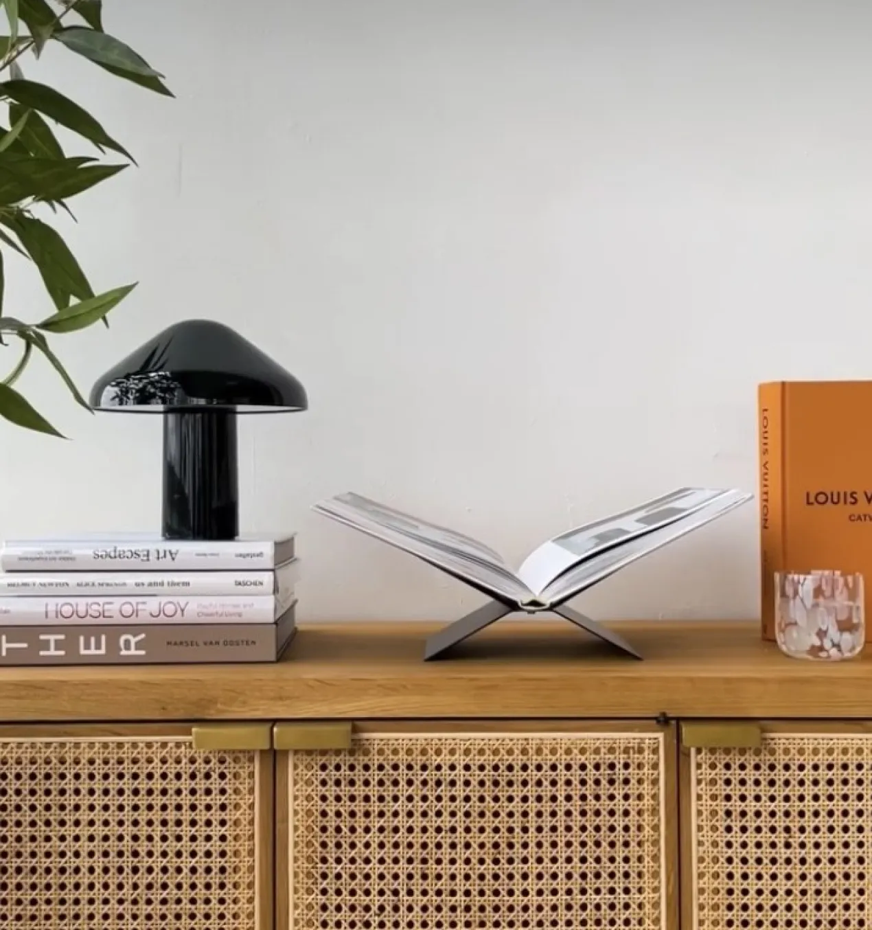 Boekenstandaard Atlas Black