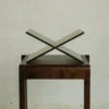 Boekenstandaard Chairo acryl lichtbruin