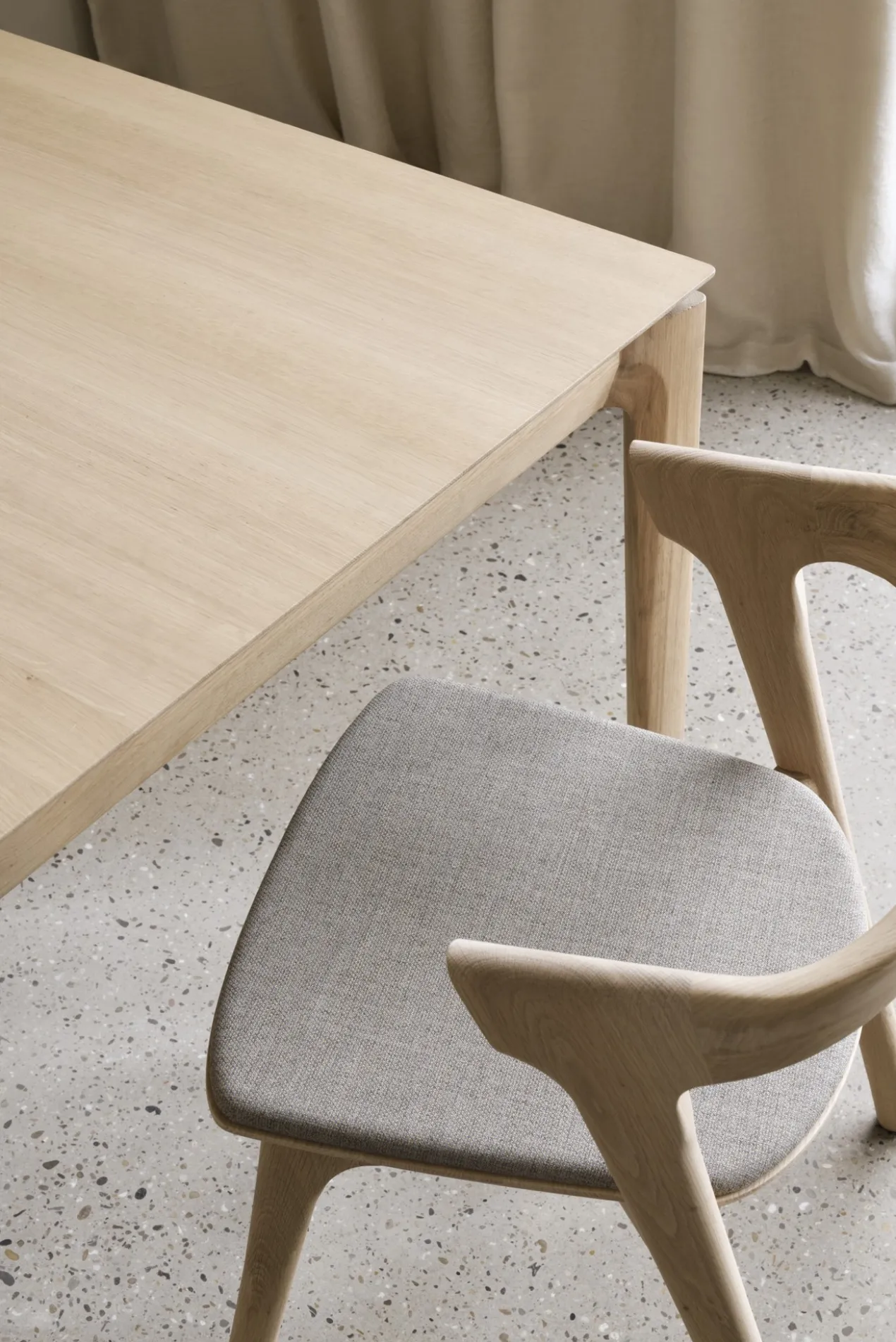 Bok stoel - eiken - warm grey stof