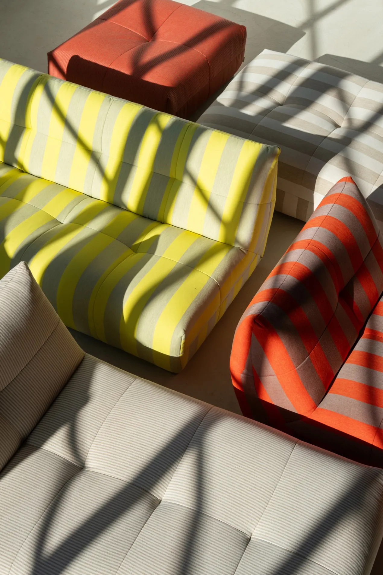 Buitendivan Flynn XL bold stripe beige