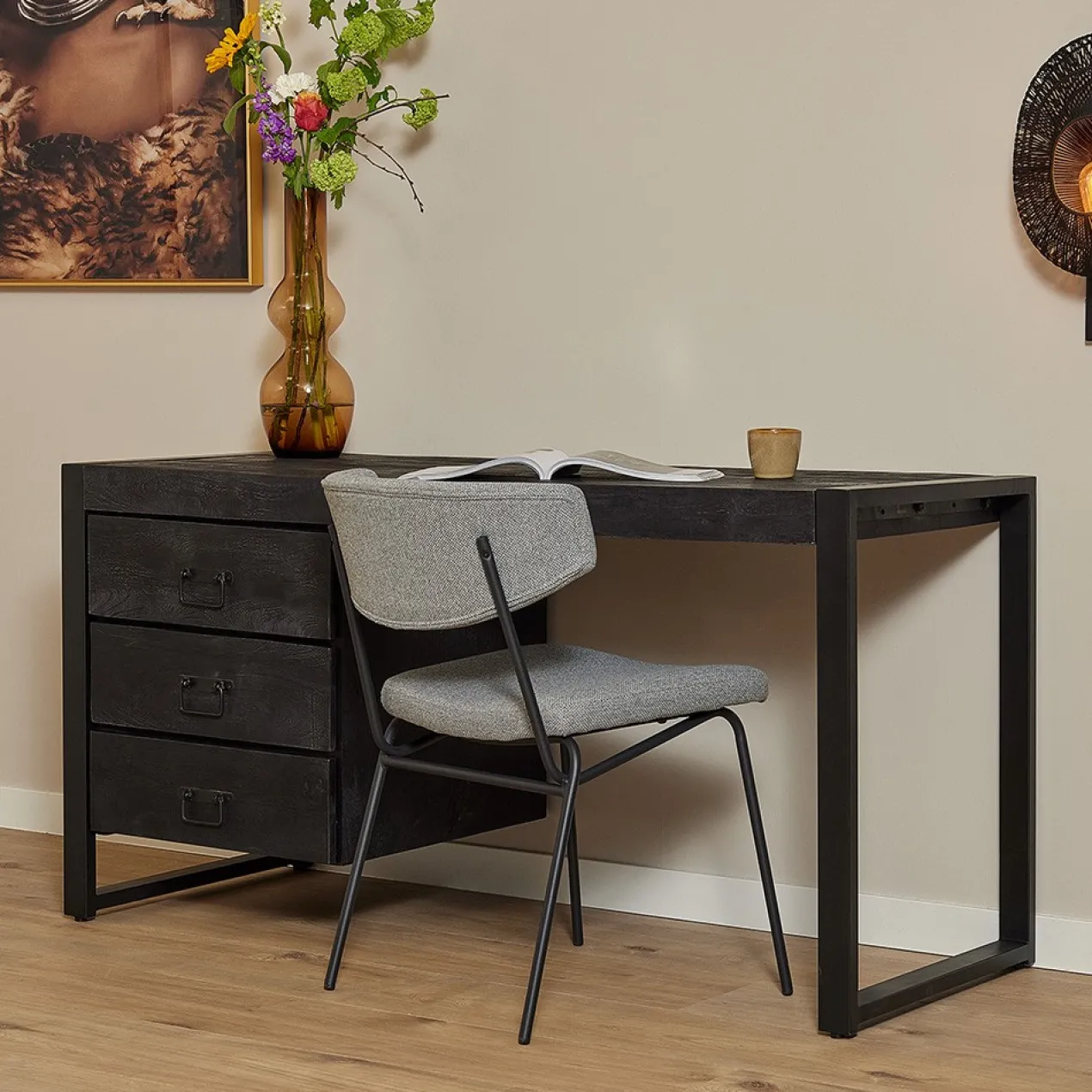 Bureau Eems zwart