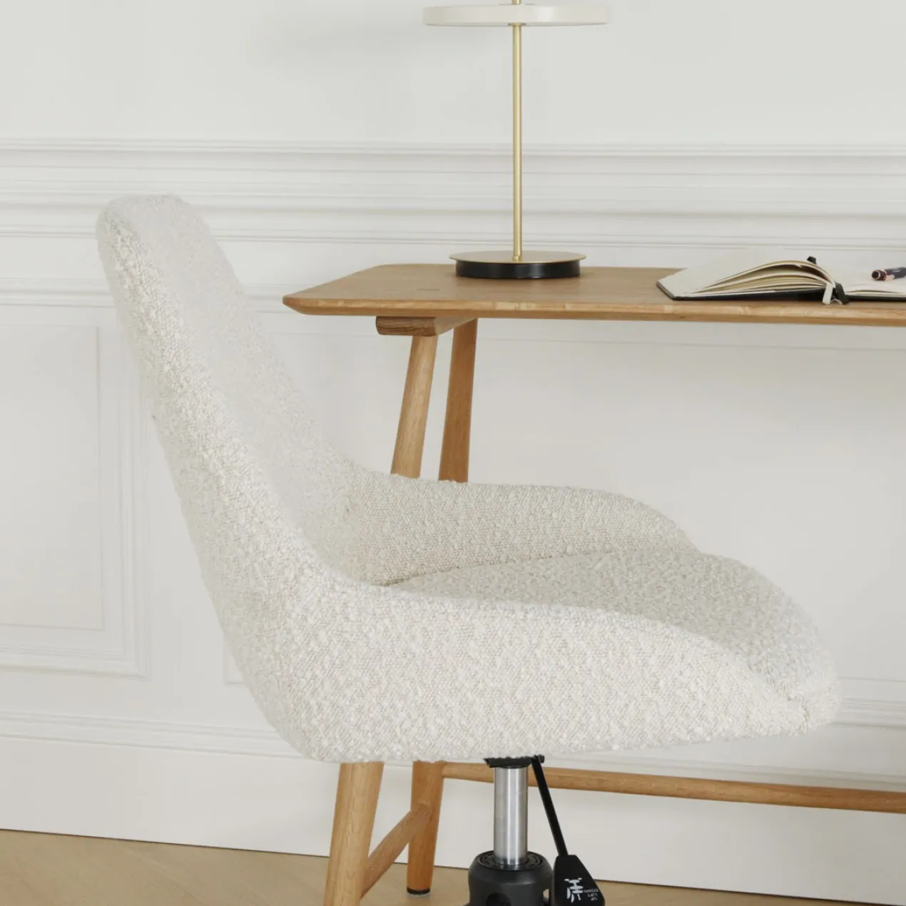 Bureaustoel Nout-Isa bouclé beige - zwart onderstel