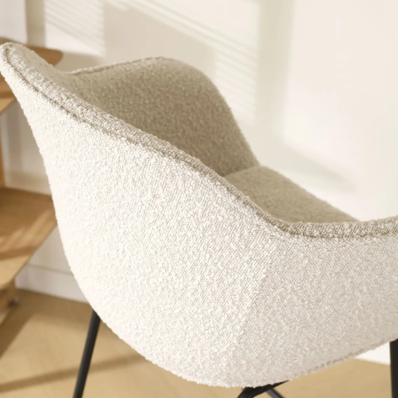 Bureaustoel Nout-Mare bouclé beige - zwart onderstel