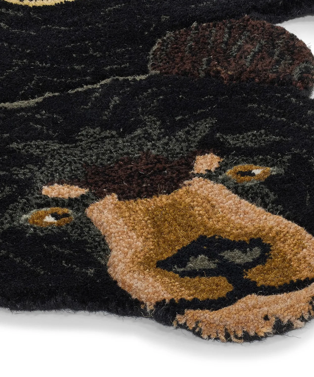DG Blooming Black Bear Rug