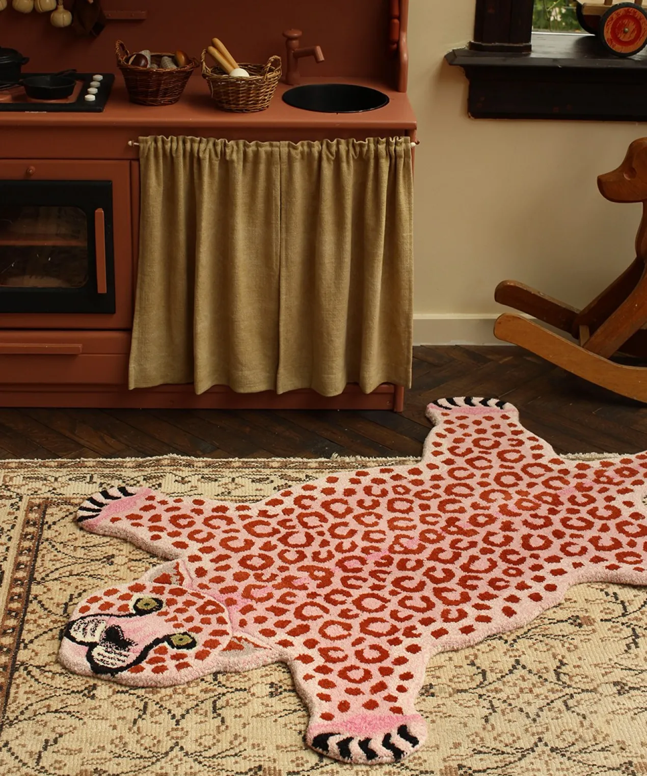 DG Pinky Leopard Rug Large