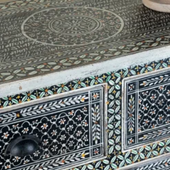 Dressoir Keshpur