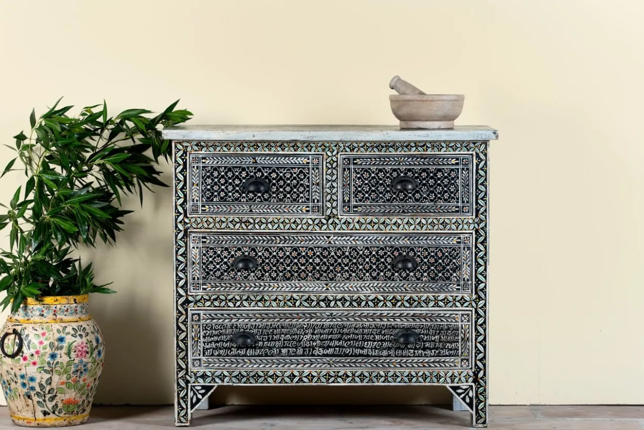 Dressoir Keshpur