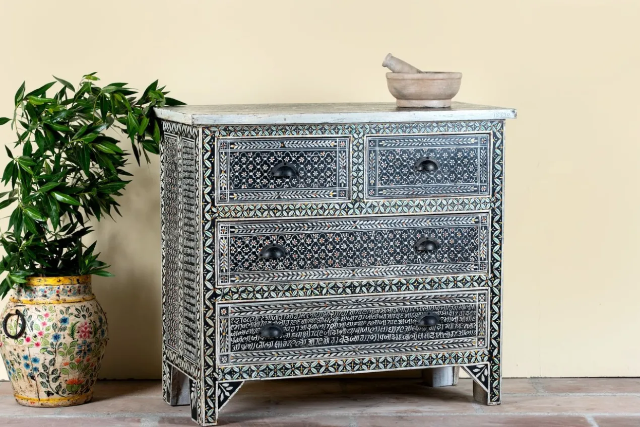 Dressoir Keshpur