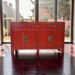 Dressoir rood beschilderd uniek