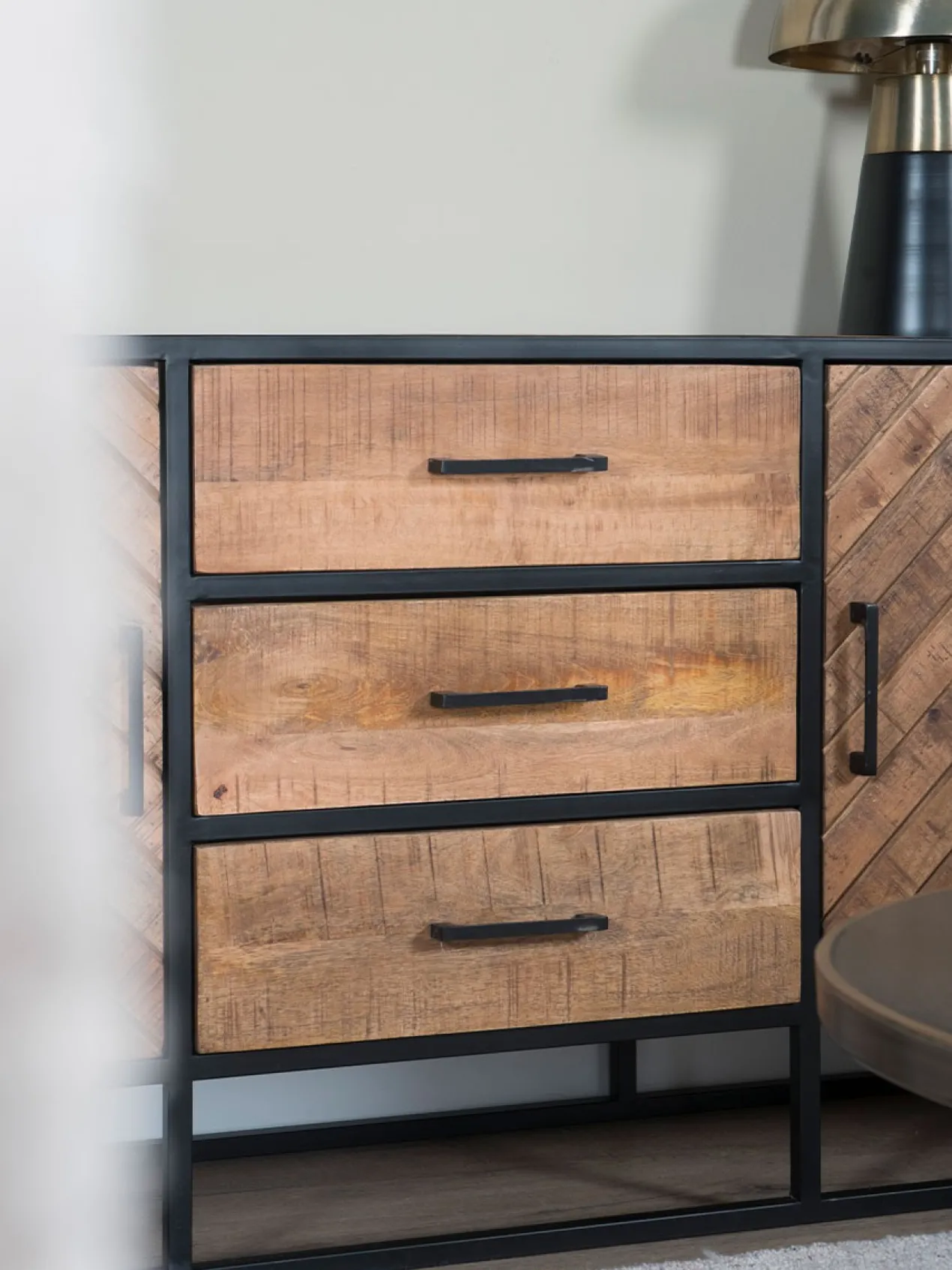 Dressoir Rune visgraat bruin