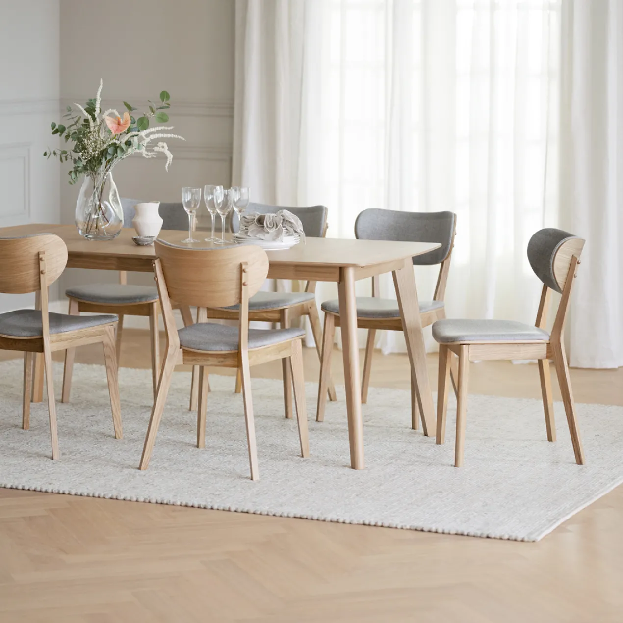 Eetkamerstoel Kato Lichtgrijs met naturel houten zitting
