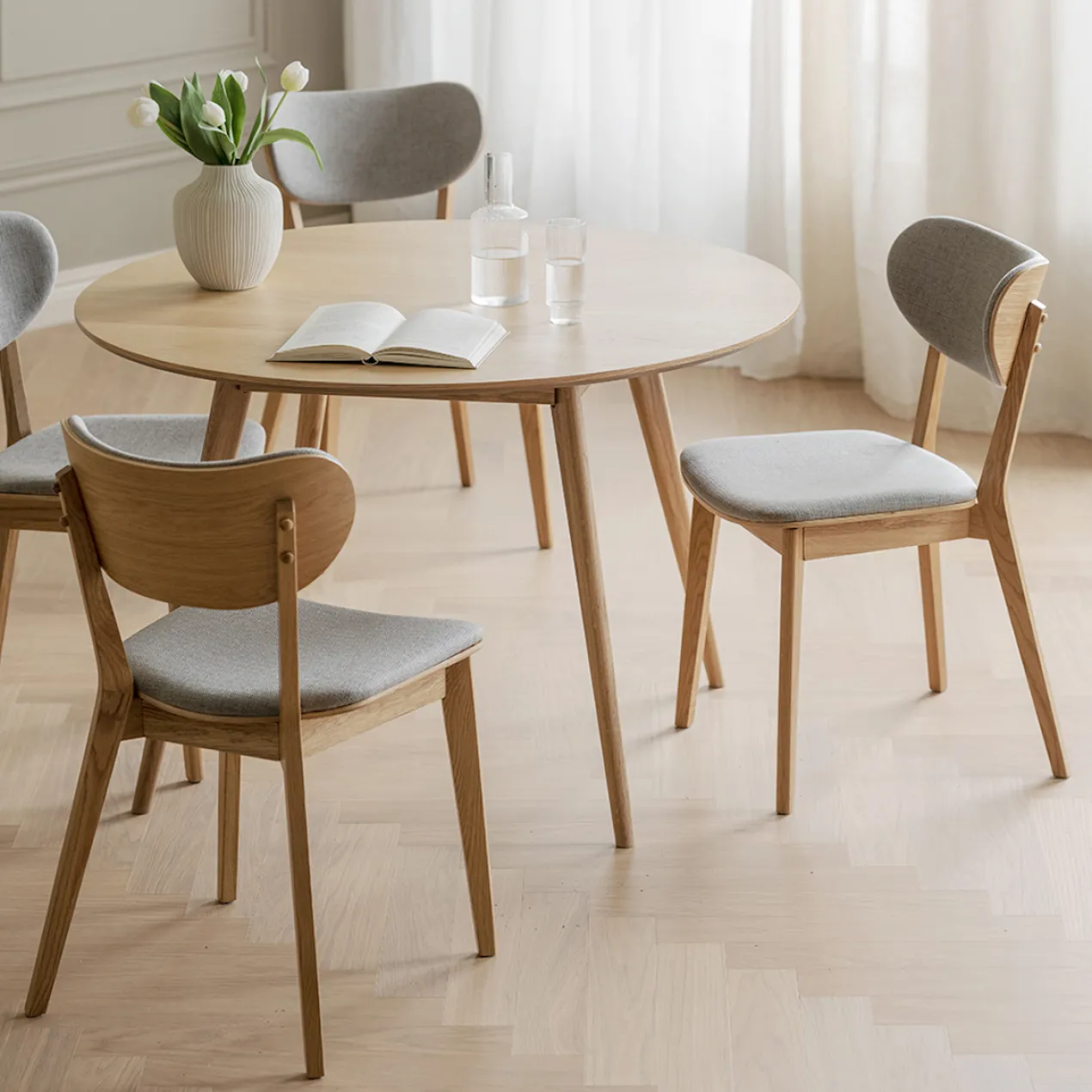 Eetkamerstoel Kato Lichtgrijs met naturel houten zitting