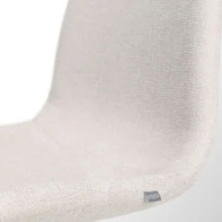 Eetkamerstoel Nena-Fé beige - zwart houten onderstel