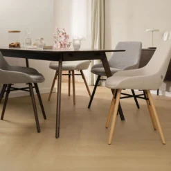 Eetkamerstoel Nena-Isa beige - walnoten onderstel