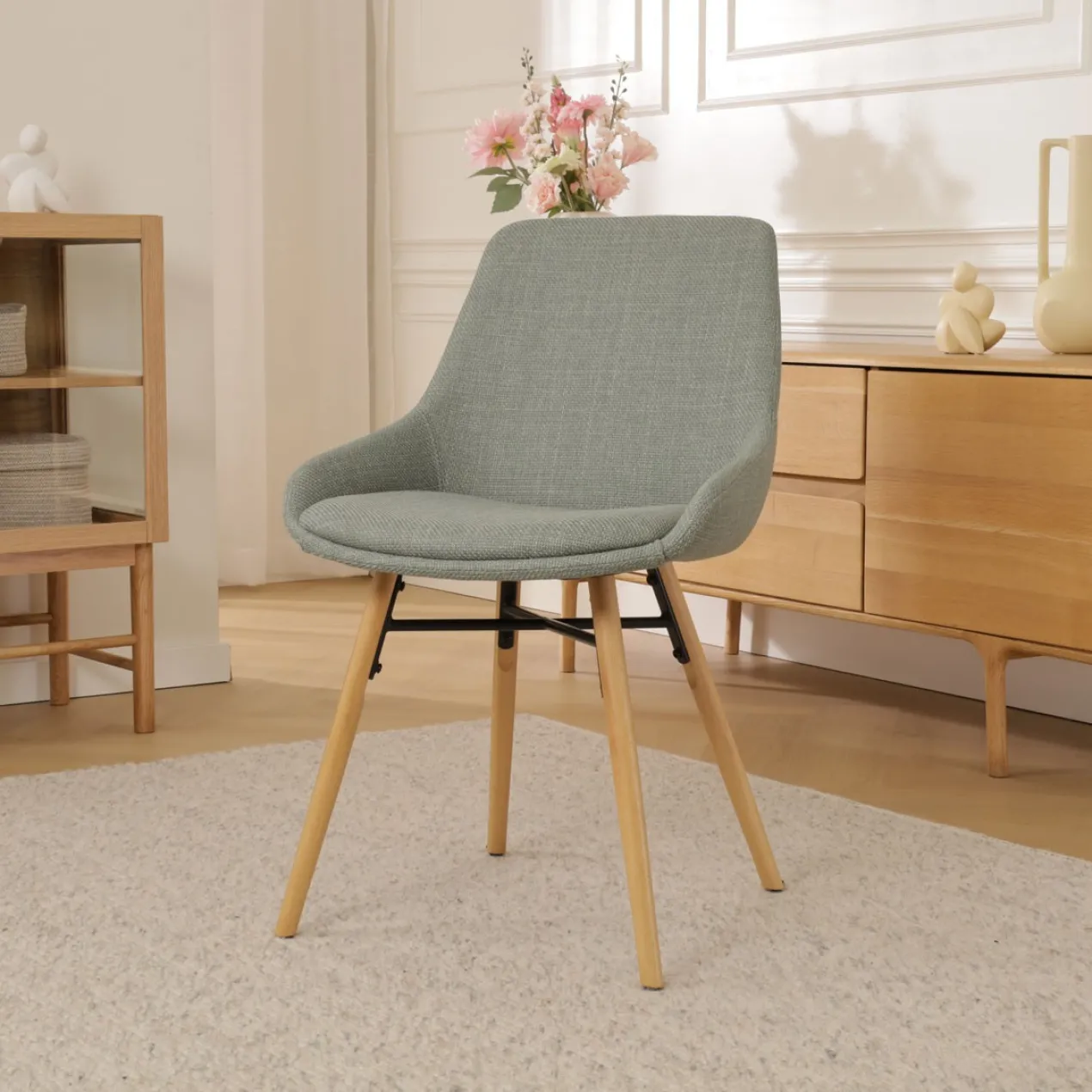 Eetkamerstoel Nena-Isa licht groen - houten onderstel