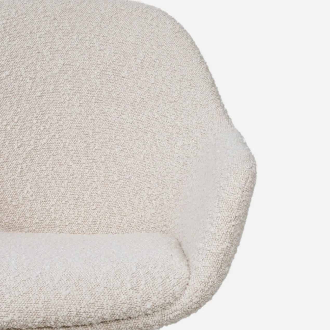 Eetkamerstoel Nena-Mae bouclé beige - walnoten onderstel