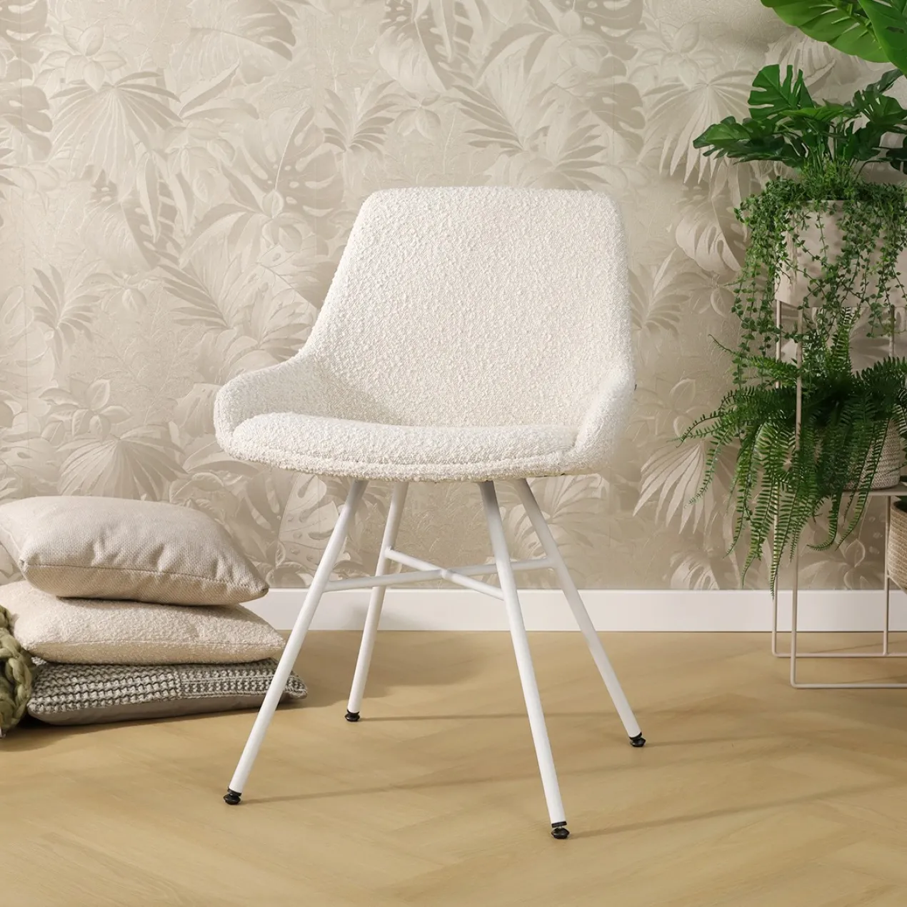 Eetkamerstoel Noa-Isa bouclé beige - wit onderstel