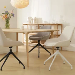 Eetkamerstoel Nola-Isa bouclé beige - zwart onderstel