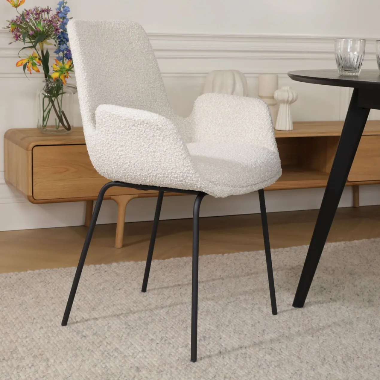 Eetkamerstoel Nora-Eef bouclé beige - zwart - set van 2