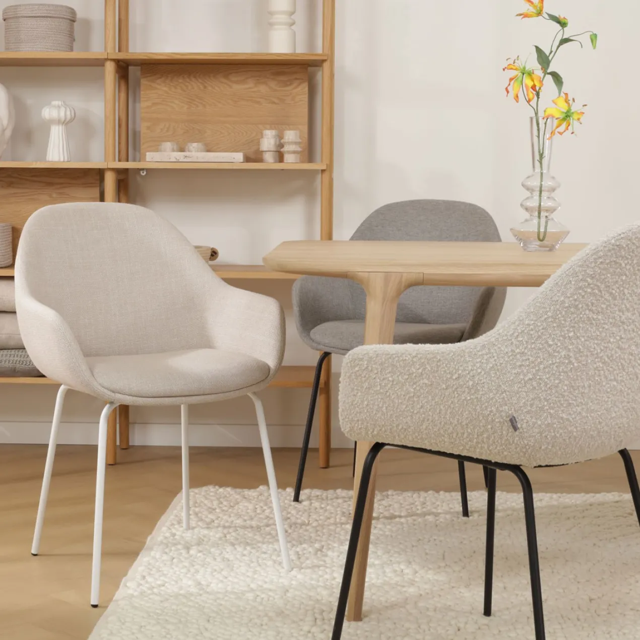 Eetkamerstoel Nora-Mae beige - wit onderstel