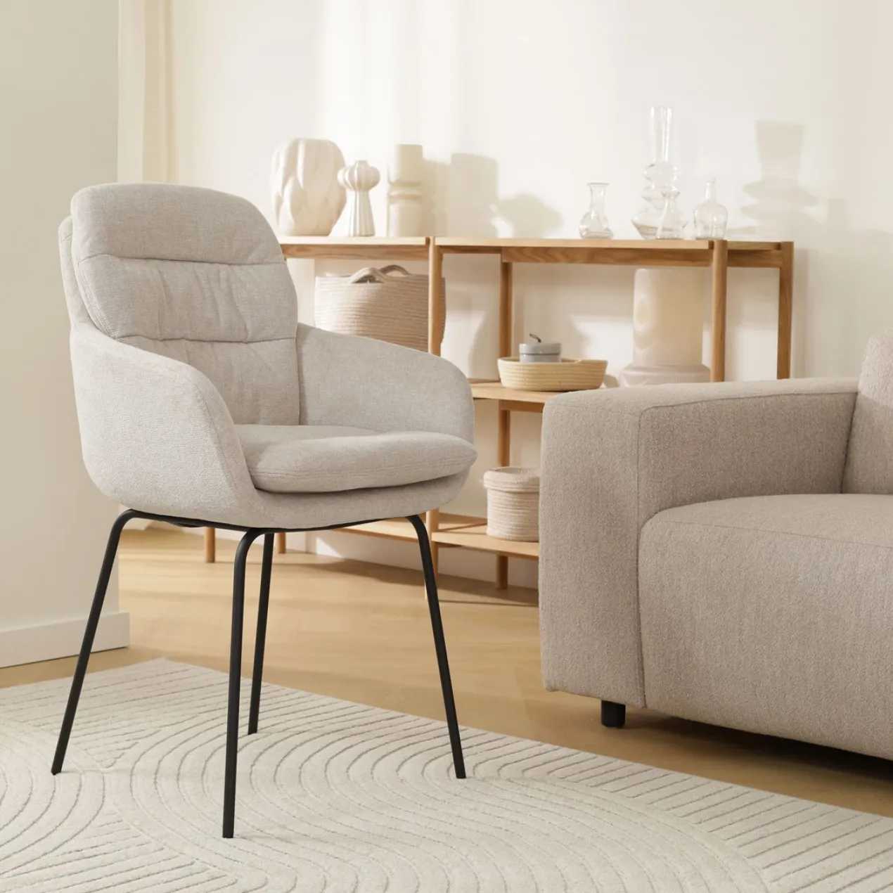 Eetkamerstoel Nora-Mia beige - zwart onderstel