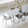 Eettafel Butterfly plat ovaal zwart 200x90 cm verjongde rand