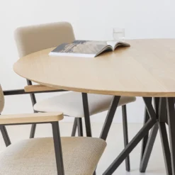 Eettafel Butterfly tripod naturel Ø110 cm verjongd