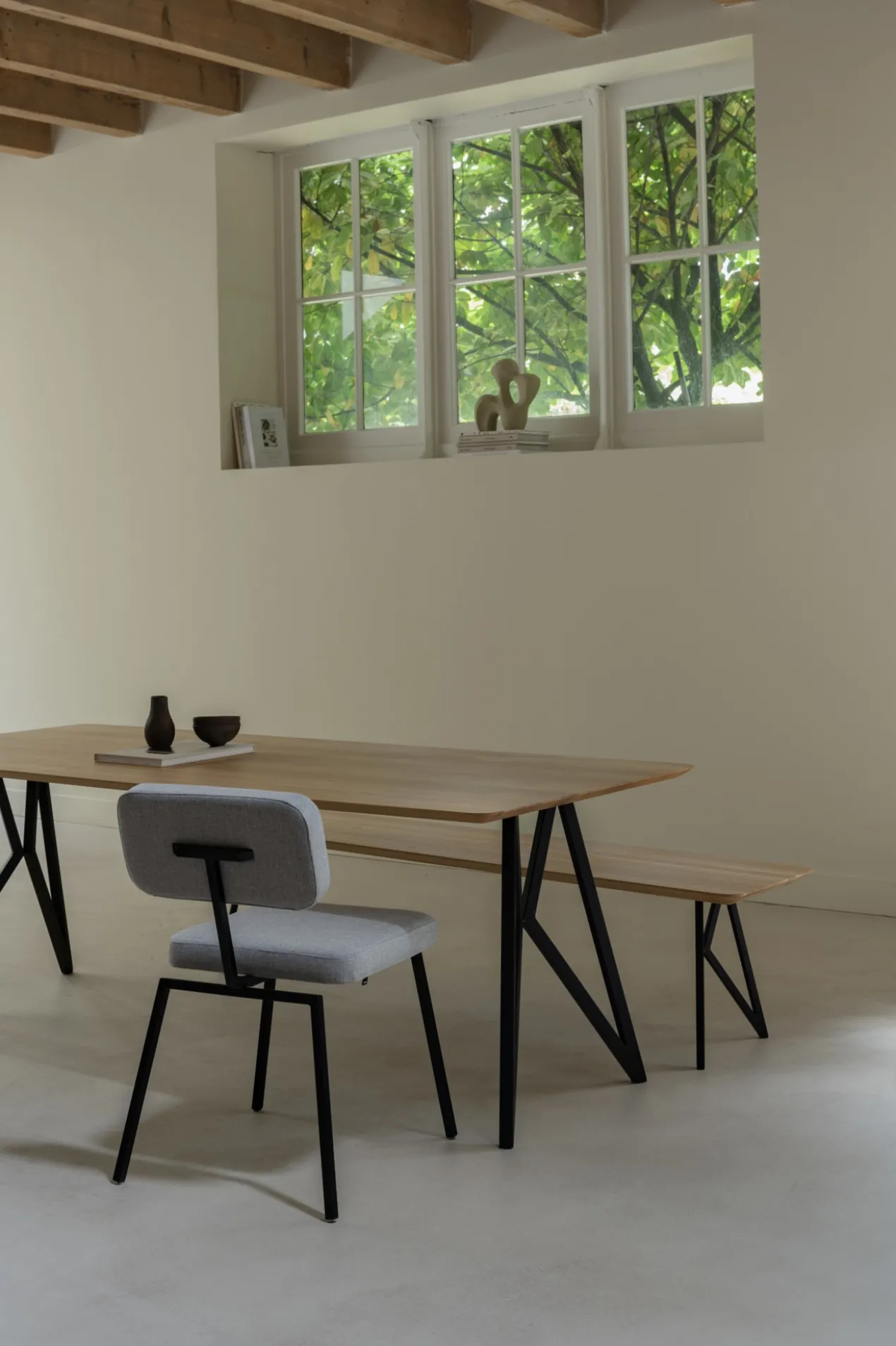 Eettafel Butterfly zwart frame naturel 180x90 cm verjongd