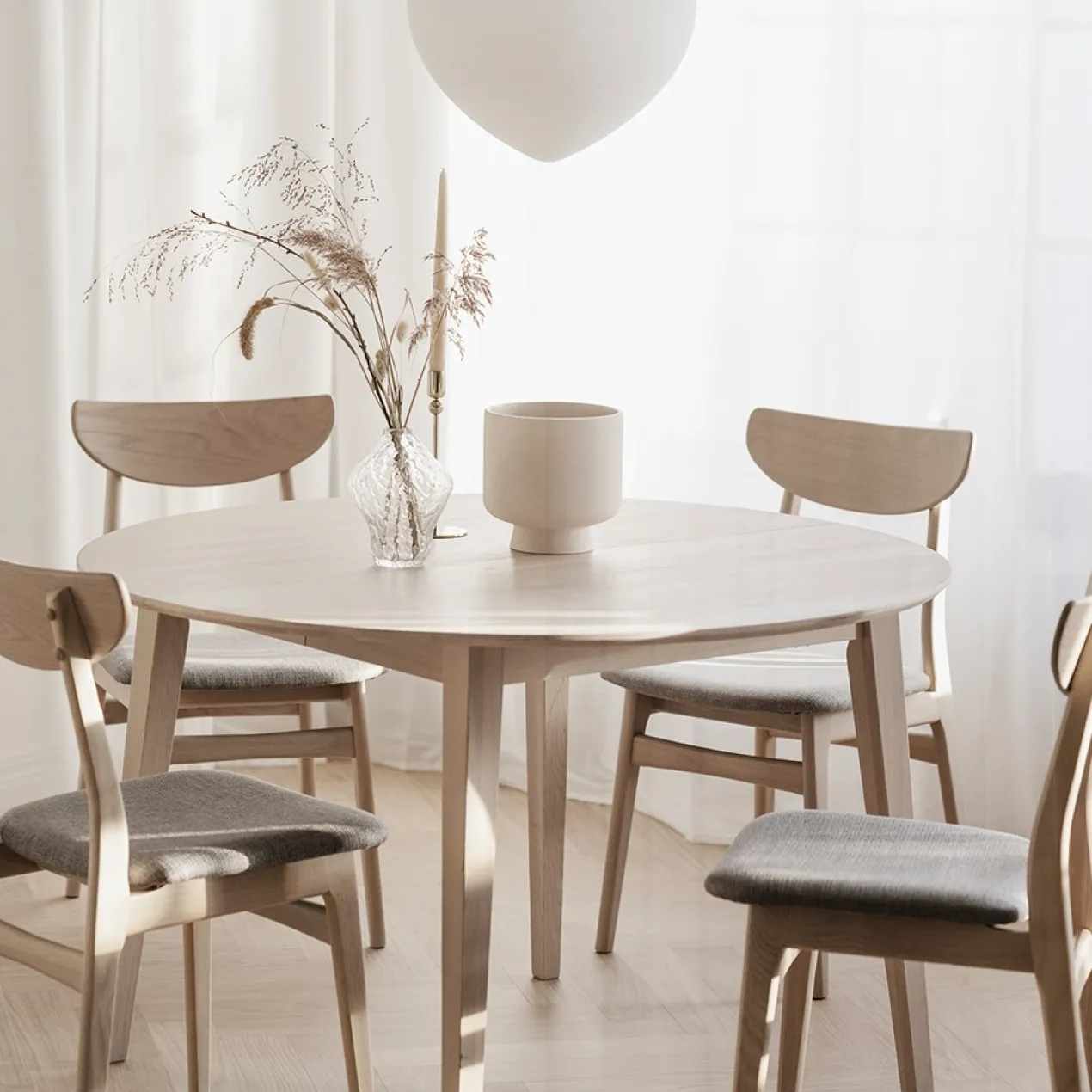 Eettafel Filippa rond donkerbruin uitschuifbaar 170 x 105 cm
