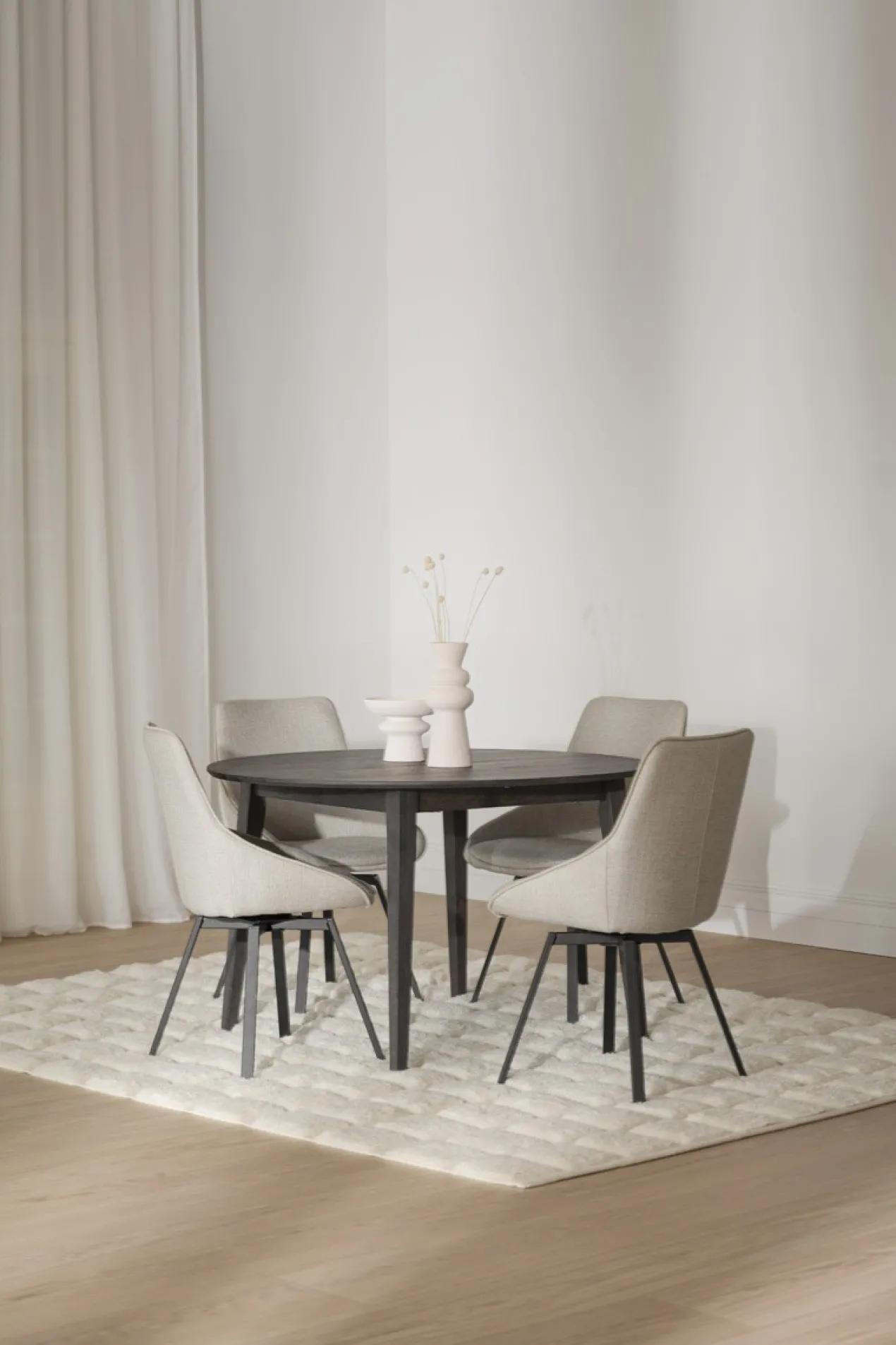 Eettafel Filippa rond donkerbruin uitschuifbaar 170 x 105 cm
