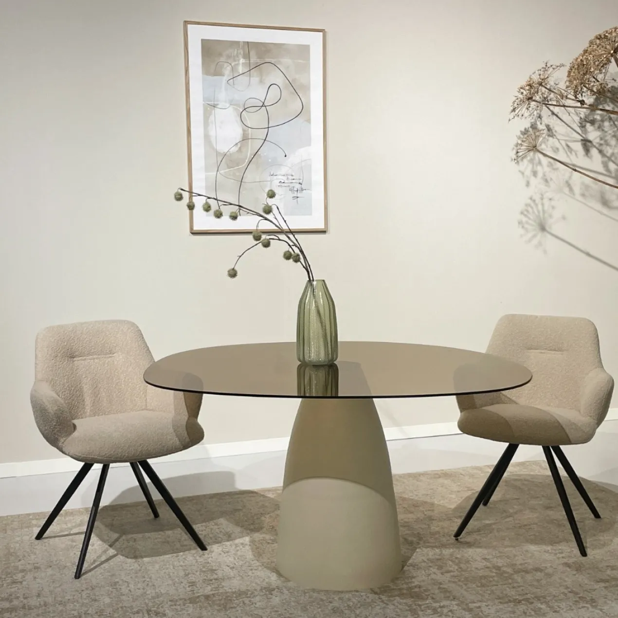 Eettafel Milan rookglas 140x120 cm beige