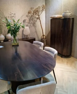 Eettafel Sally 230 cm ovaal Eettafel Saly 230 ovaal donkerbruin