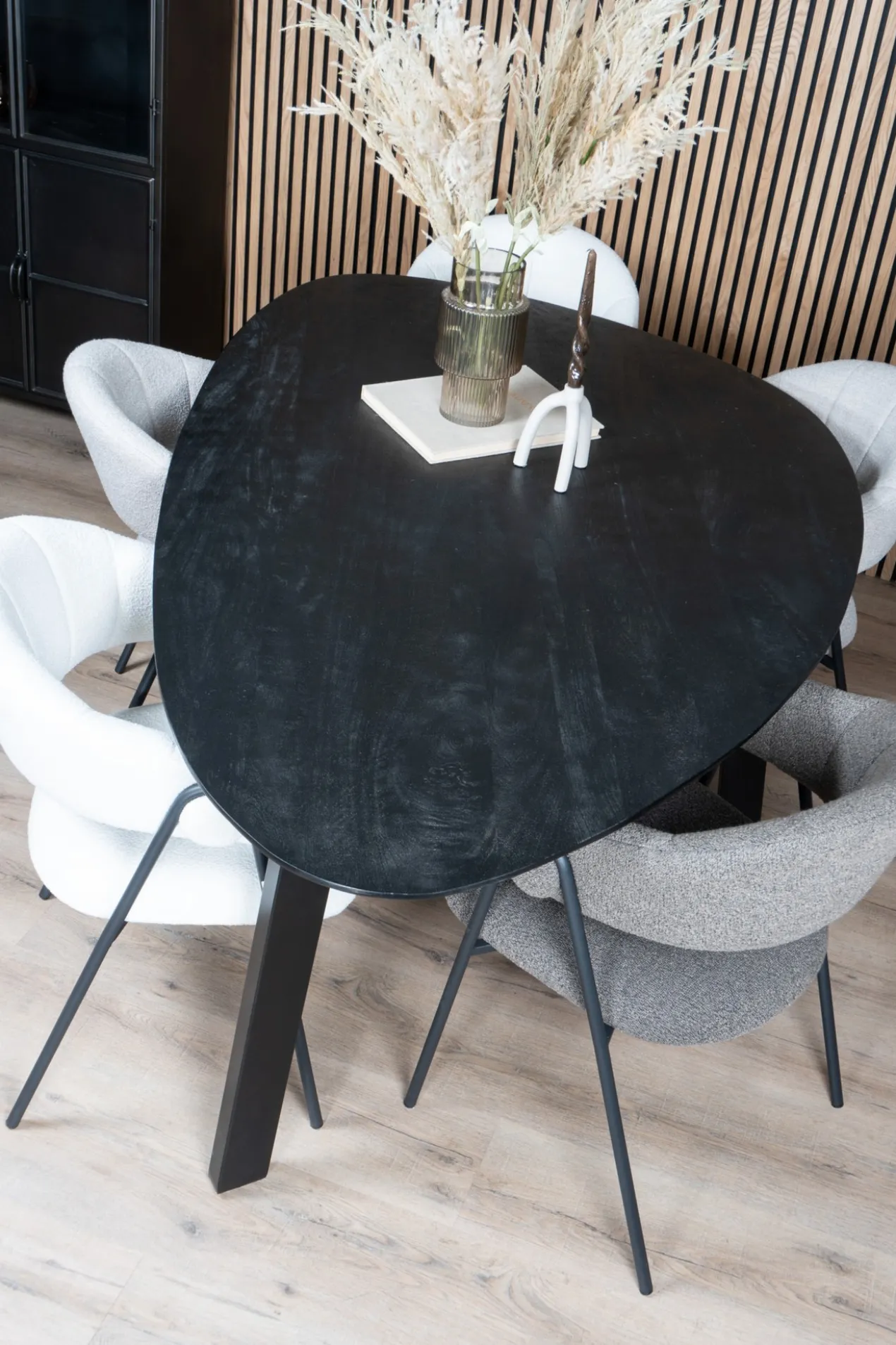 Eettafel Tinus Zwart - Kiezelvormig 200 cm