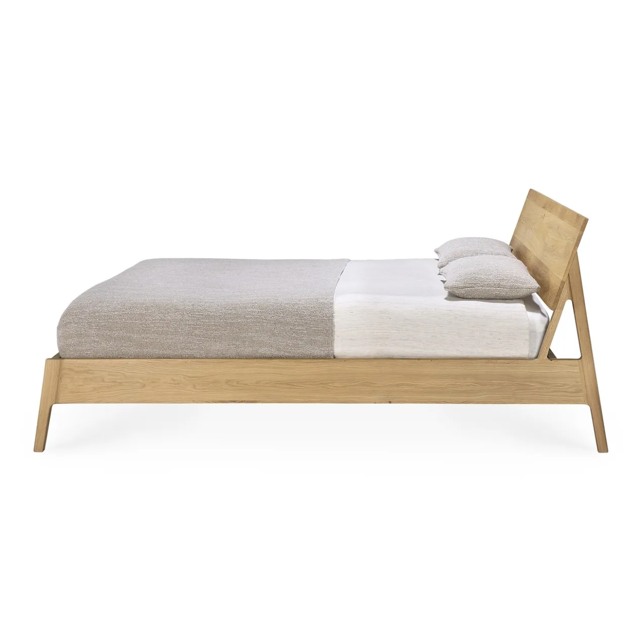 Ethnicraft bed Oak Air 160x200