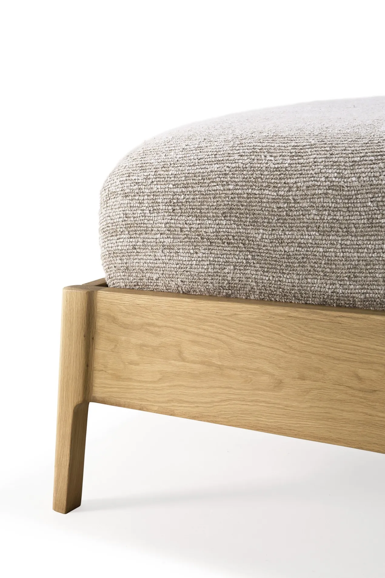 Ethnicraft bed Oak Air 180x200