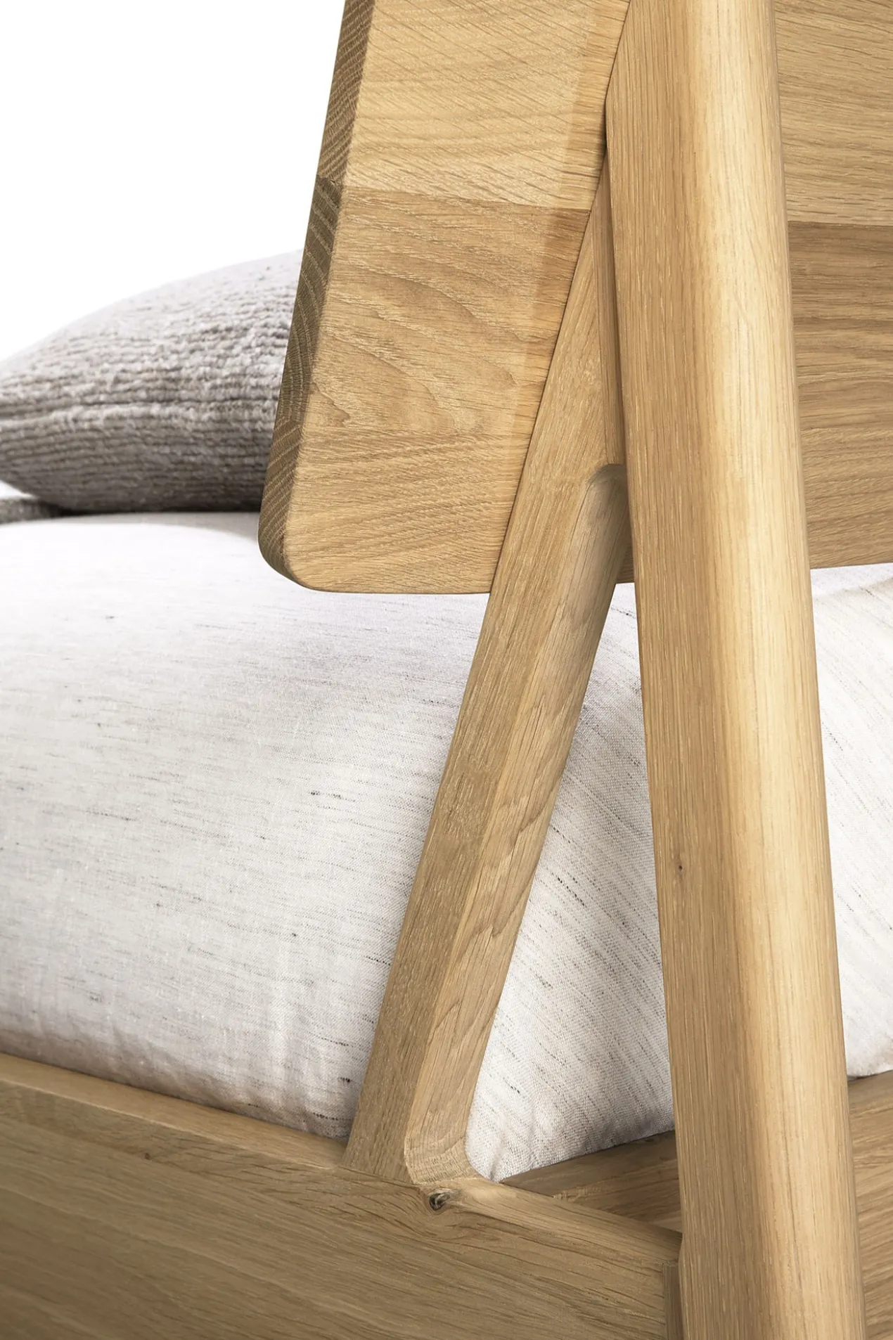 Ethnicraft bed Oak Air 160x200 incl. lattenbodem