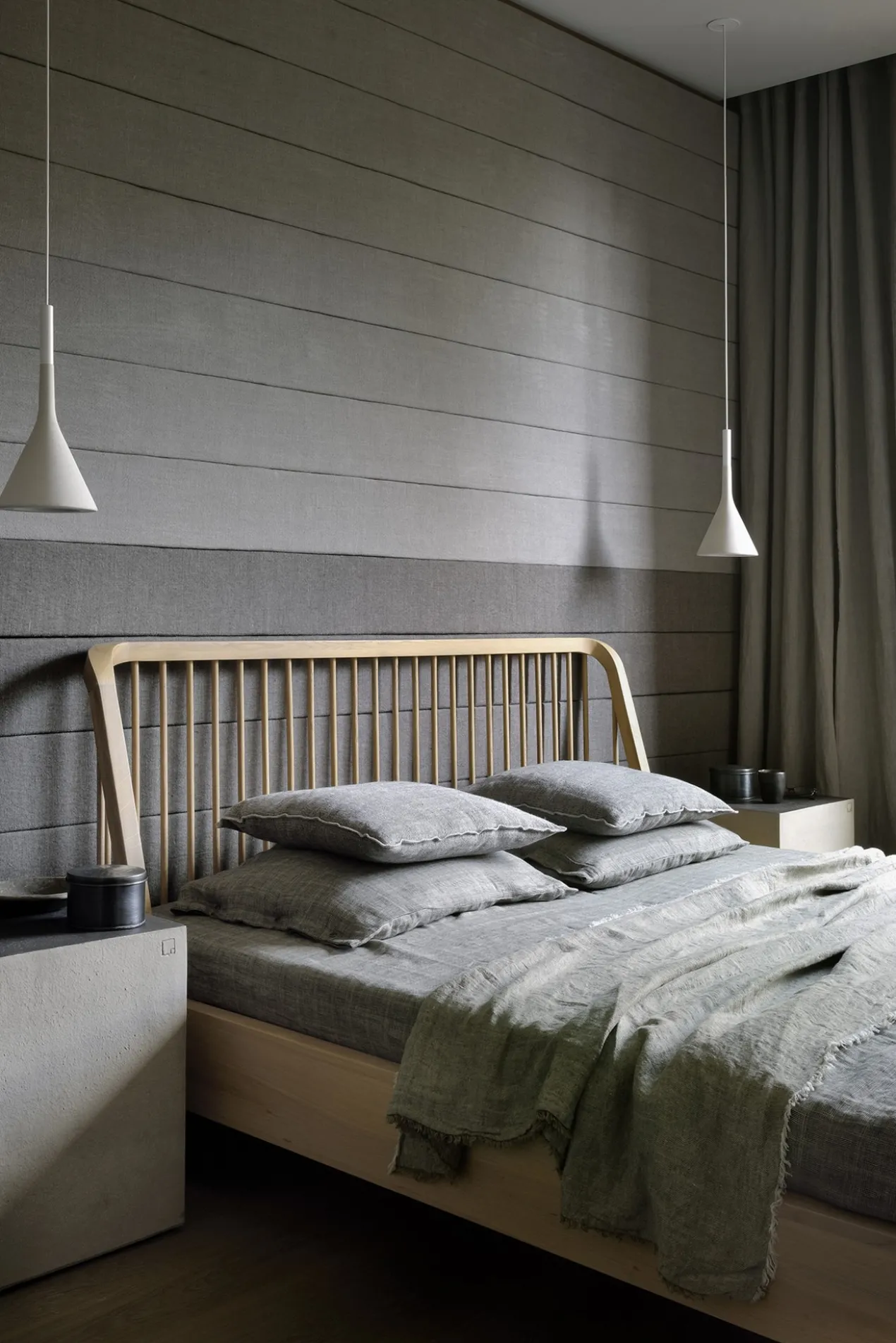 Ethnicraft bed Spindle Oak 160x200 excl. lattenbodem